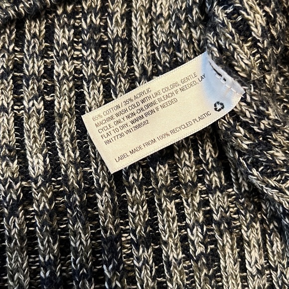 Universal Threads Sweater, size XS - Picture 4 of 4